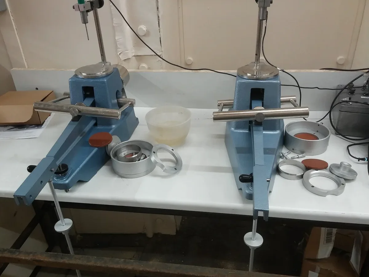 Límites de Atterberg en La Pintana: Plasticidad del Suelo Bajo Control Normativo